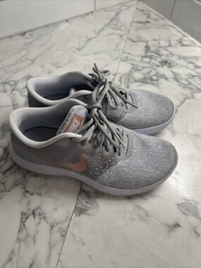 Women’s NIKE Flex Contact Running Shoes (908995-006, WMNS Size 6) Grey Rose Gold